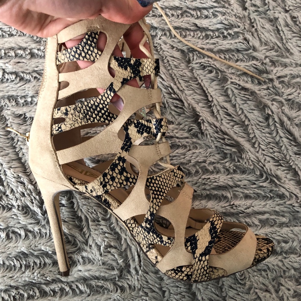 Nude / Snake print high heels👠